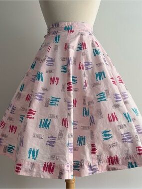 Vintage 1950s Pink Theatre Ticket & Silhouette Novelty Print Skirt /  24 waist